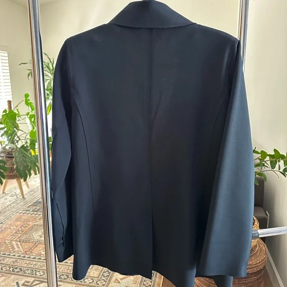 Classic Navy Blue Blazer w Raw Edge Seams and Velcro Button Size M - Picture 8 of 9